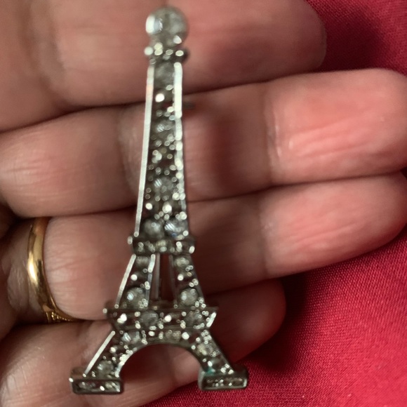 Eiffel Tower Brooch or Pin - Picture 3 of 3